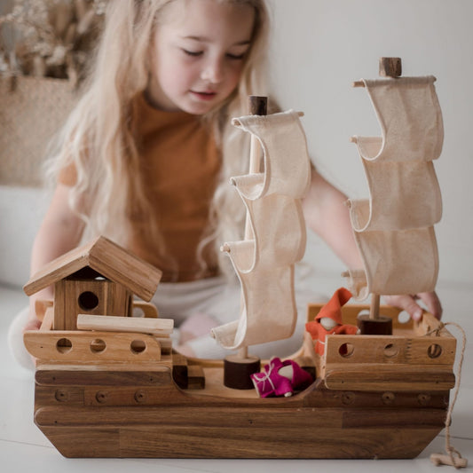 Q toys Wooden Pirate Ship