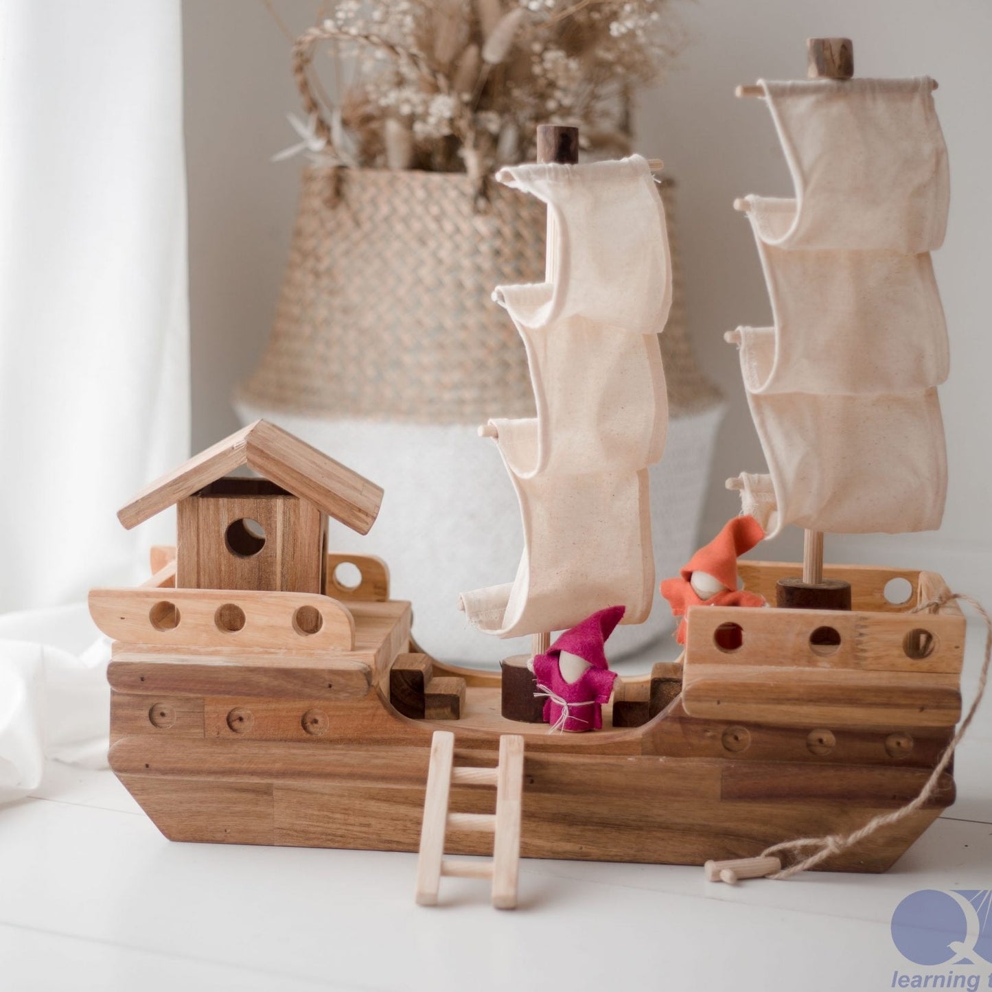 Q toys Wooden Pirate Ship