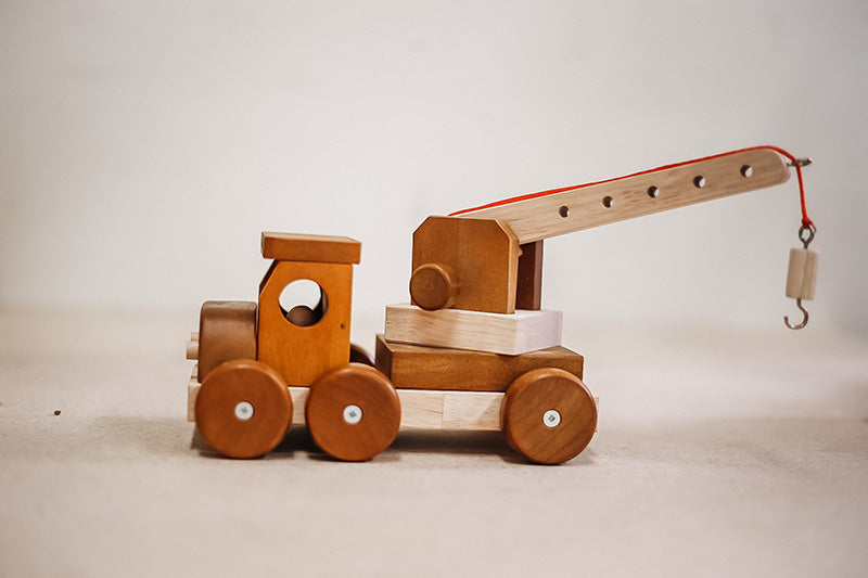 Q Toys Wooden Crane